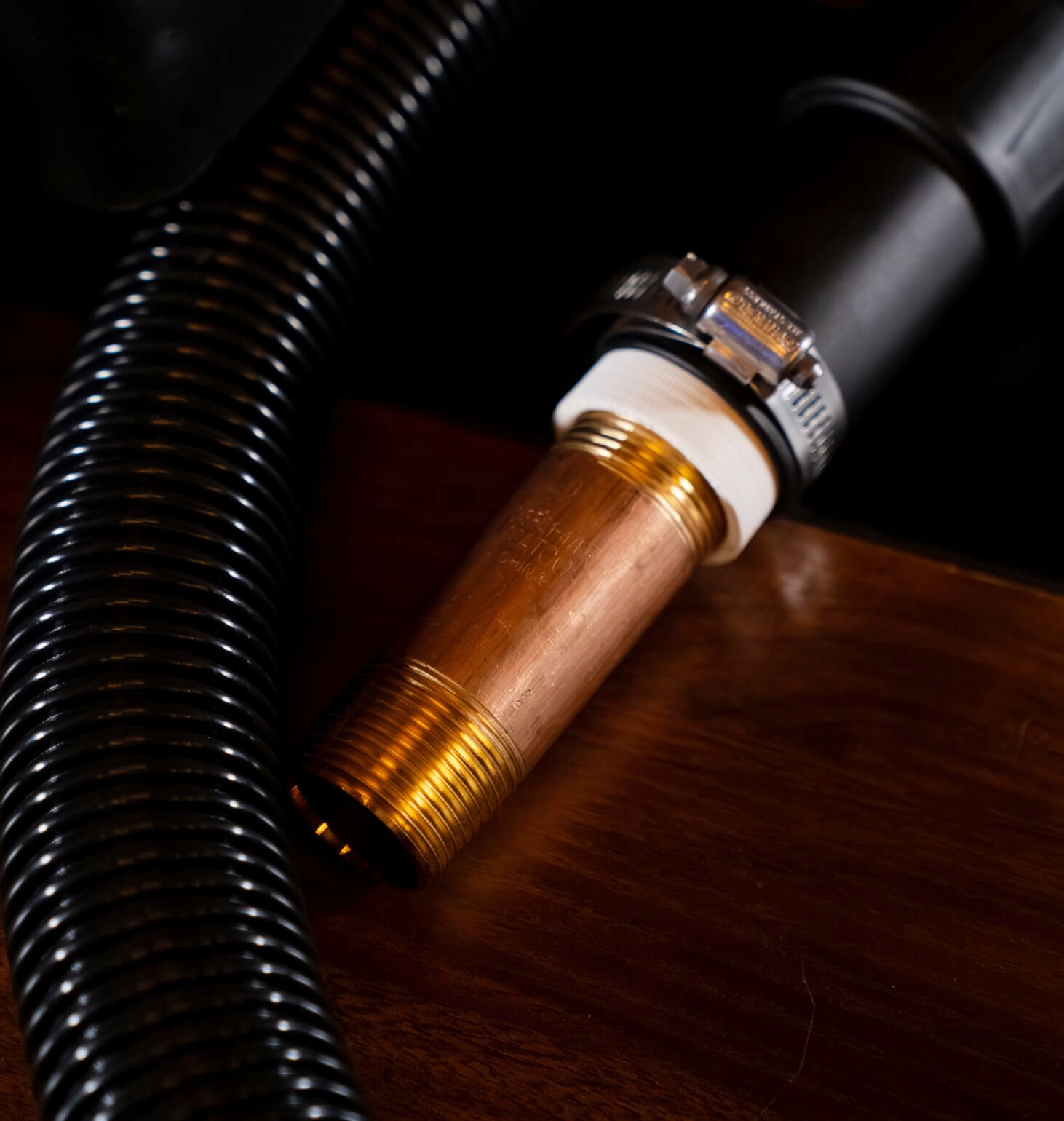 Dual Vac brass drain adapter and hose