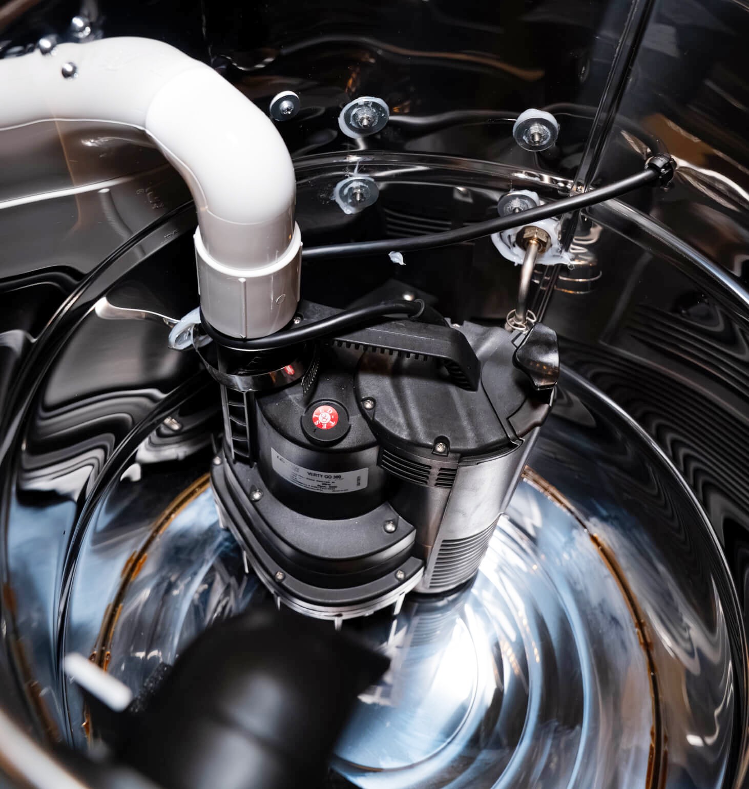 Dual Vac submersible pump and float switches inside the tank
